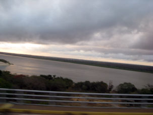 Река Ориноко у города Сьюдад-Боливар (ранее Ангостура)