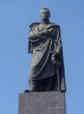 Памятник Франсиско де Миранде в Каракасе.