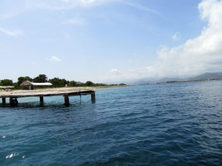 Вид с лодки на остров Короля (Isla del Rey).