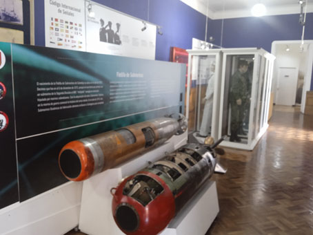 Экспозиция, посвящённая Военно-морскому флоту Колумбии.