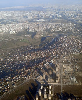 Подлетаем к стамбульскому аэропорту.
