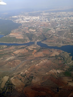 Подлетаем к стамбульскому аэропорту.