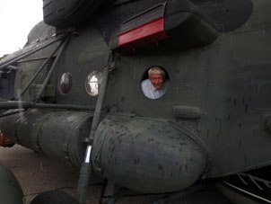 Это я зашёл в вертолёт Ми-17В5 моей собственноручной сборки (бортовой номер EBV-07096, заводской 862М06).