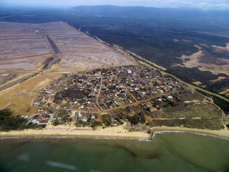 Немного пролетаем над Карибским морем.