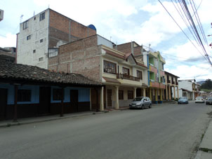 Улица в Лохе.