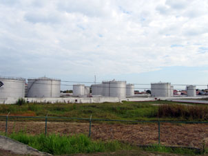 Нефтераспределительный терминал в Пуэрто-Кабельо.