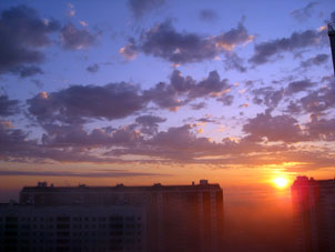 Vista desde mi ventana durante la salida del Sol.