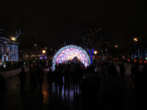 En el bulevar Tverskoy, hicieron un túnel de iluminación.