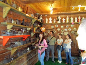 Exposición del museo de la plancha.