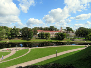 Vista al río Pskova desde la muralla kremlina.