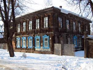Casa de madera municipal de la época soviética.