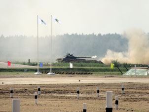 Dispara tanque T-90.