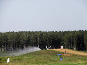 Tanque pasa el cerro.