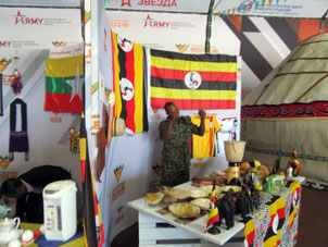 Exposiciones de Myanmar y de Uganda.