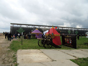 Pequeña exposición de armamento antiguo.