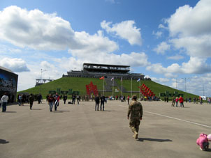 Vista a latribuna VIP del Biatlón de Tanques.