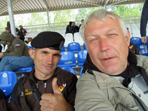 Yo y Alí Daniel Zambrano sargento mayor del Batallón Blindado 413. 