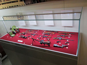 Diversas armas de fuego.