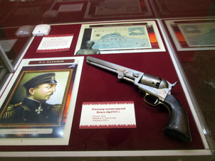 Revólver naval de Colt de modelo del año 1851 hecho en Tula.