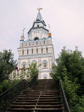 Se puede subir a la torre del Kremlin de Vernisazh.