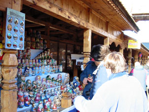Matrioshkas son muñecas tradicionales, dentro de las cuales están las otras - y así varias veces.