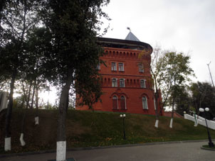 Edificio de la Torre de Presión de agua fue construido en el año 1860 y funcionaba en esta calidad hasta la mitad del siglo XX cuando modernizaron acueducto urbano. Actualmente aquí está el Museo de la Ciudad de Vladímir.