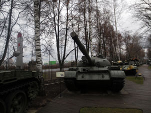 Tanque de guerra T-62.