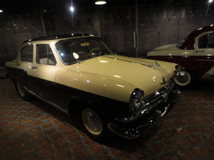 Coche GAZ M-21 "Volga" (URSS).