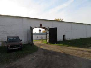Kremlin (alcázar) de Aleksándrovskaya slobodá por fuera.