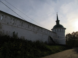 Kremlin (alcázar) de Aleksándrovskaya slobodá por fuera.