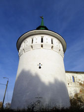 Kremlin (alcázar) de Aleksándrovskaya slobodá por fuera.