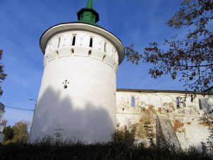 Kremlin (alcázar) de Aleksándrovskaya slobodá por fuera.