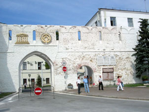 Entrada en el Kremlin (alcázar) de Kazáñ.