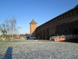 Ante las murallas del Kremlin hicieron fosos.