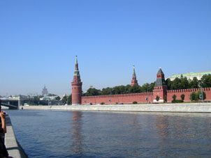 Kremlin desde la orilla derecha del r&iacute;o Mosc&uacute;.