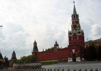 Puesto Frontal donde anunciaban Decretos de Rey (Zar) y Torre Sp&aacute;sskaya con el Reloj Principal de Rusia.