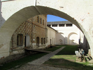 Callejón en la parte central del kremlin.