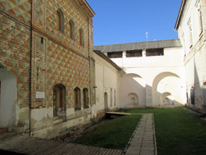 Callejón en la parte central del kremlin.
