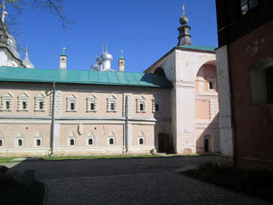 Callejón en la parte central del kremlin.