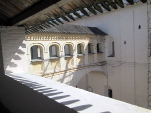 Pasaje techado del kremlin.