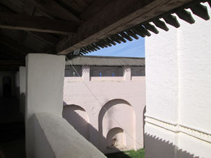 Pasaje techado del kremlin.