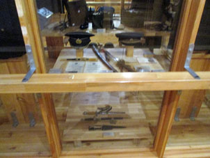Armas del siglo XX en el museo en un palacio del Kremlin de Ryazáñ.