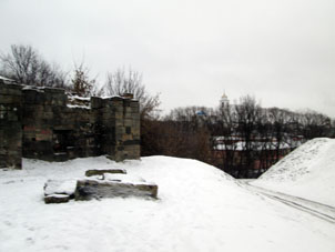 Ruina del kremlin (alcázar) de Sérpukhov.
