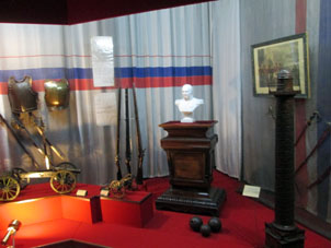 Exposición dedicada a la guerra contra Napoleón de los años 1812-1813 en el Museo de Armas en el Kremlin de Tula.