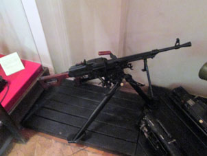 Armas de fuego diseñadas por Mikhaíl T. Kaláshnikov en el Museo de Armas en el Kremlin de Tula.