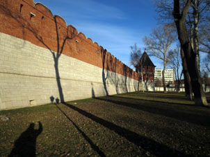 Muralla del kremlin (alcázar) tuliaco. Vista por fuera