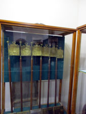 Signos gremiales antiguos en el museo dentro del Palacio.