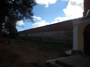 Kremlin (alcázar) de Zaraysk en el verano.