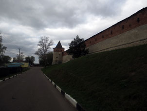 Verano ante el kremlin (alcázar) de Zaraysk.