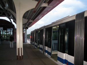 Tren monocarril.